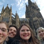 Katrin, Paddy, Francis und Desiree vor dem Kölner Dom